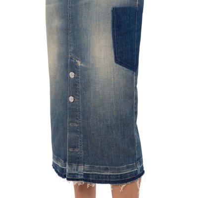 THE DENIM SKIRT